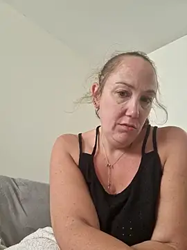 Snapshot of Wisie_Cutie chatting on 10-18-25, 01:02 Wisie Cutie online show from 10-18-25, 01:02
