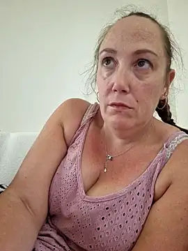 Snapshot of Wisie_Cutie chatting on 09-11-25, 03:12 Wisie Cutie online show from 09-11-25, 03:12