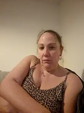Snapshot of Wisie_Cutie chatting on 02-16-25, 10:00 Wisie Cutie online show from 02-16-25, 10:00