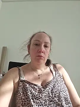 Wisie Cutie online show from 02-04-26, 01:17