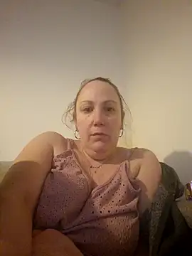 Snapshot of Wisie_Cutie chatting on 02-15-25, 08:45 Wisie Cutie online show from 02-15-25, 08:45