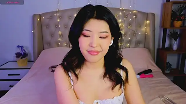 Snapshot of Wendy__Hills chatting on 03-16-25, 05:17 Wendy Hills online show from 03-16-25, 05:17