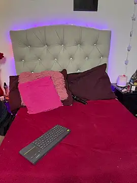 nicolsaenz20 online show from 03-25-26, 01:43