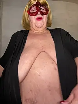 Snapshot of mariannecox chatting on 02-14-25, 09:21 mariannecox online show from 02-14-25, 09:21