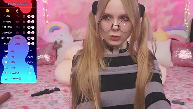 Snapshot of minx_g1rl chatting on 12-03-24, 04:42 minx g1rl online show from 12-03-24, 04:42