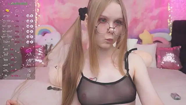 Snapshot of minx_g1rl chatting on 01-18-25, 06:03 minx g1rl online show from 01-18-25, 06:03