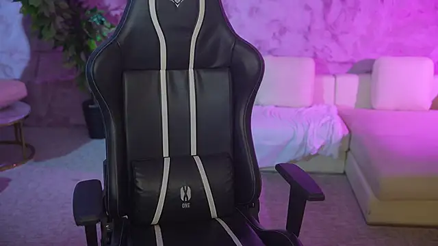 Snapshot of Kisasolo chatting on 10-03-25, 07:04 Kisasolo online show from 10-03-25, 07:04