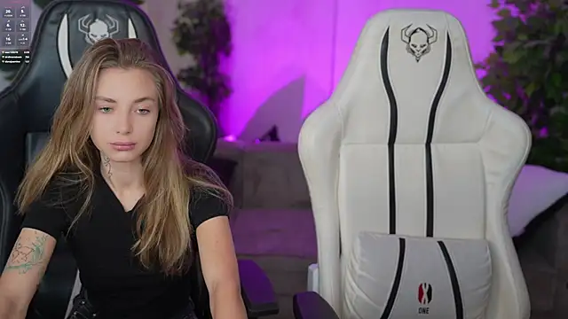 Snapshot of Kisasolo chatting on 09-13-25, 02:50 Kisasolo online show from 09-13-25, 02:50