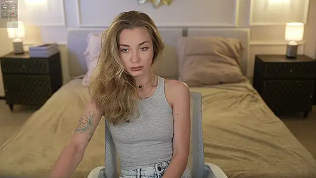 Snapshot of Kisasolo chatting on 09-15-25, 02:39 Kisasolo online show from 09-15-25, 02:39