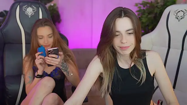 Snapshot of Kisasolo chatting on 03-19-25, 12:15 Kisasolo online show from 03-19-25, 12:15