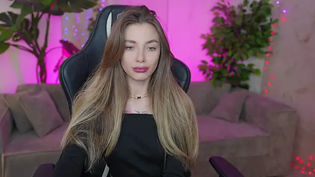 Snapshot of Kisasolo chatting on 02-14-25, 02:50 Kisasolo online show from 02-14-25, 02:50