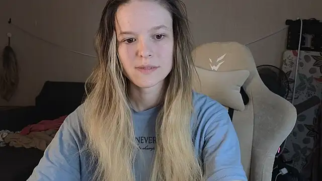 Snapshot of Nate__ chatting on 12-03-25, 04:13 Nate online show from 12-03-25, 04:13