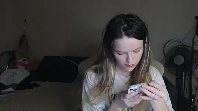 Snapshot of Nate__ chatting on 11-23-25, 08:35 Nate online show from 11-23-25, 08:35