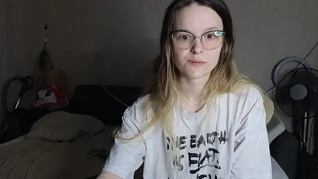 Snapshot of Nate__ chatting on 11-21-25, 07:07 Nate online show from 11-21-25, 07:07