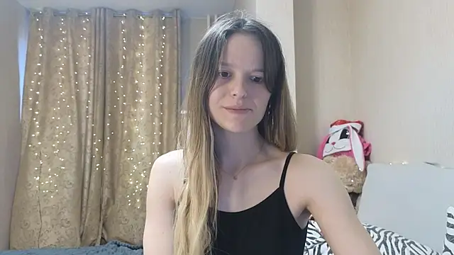 Snapshot of Nate__ chatting on 12-18-25, 07:35 Nate online show from 12-18-25, 07:35