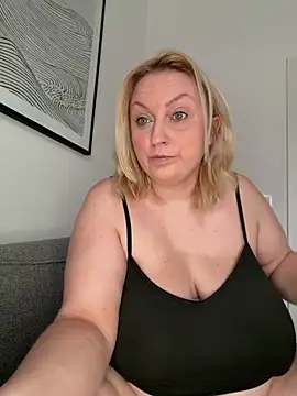 BBW Nora online show from 06-11-26, 08:22