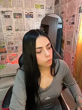 i am nina  online show from 04-16-26, 09:39