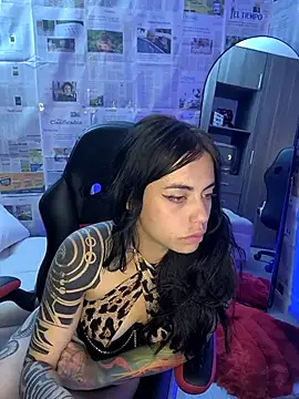 i am nina  online show from 02-18-25, 07:21
