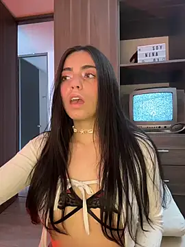 i am nina  online show from 02-19-26, 08:06