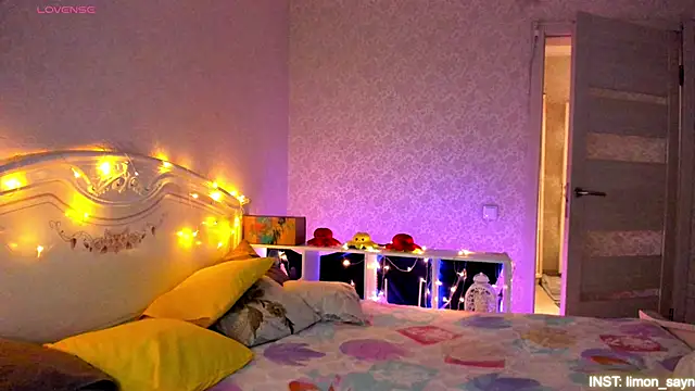 LillyMoure  online show from 03-24-26, 11:27