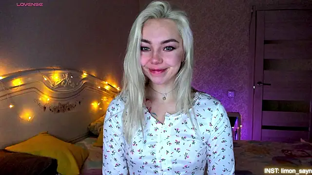 LillyMoure  online show from 03-28-26, 11:28