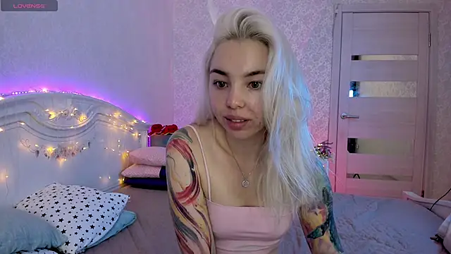 LillyMoure  online show from 09-29-25, 11:21