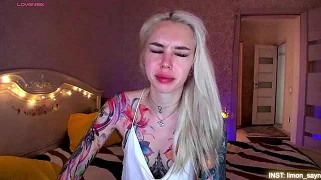 LillyMoure  online show from 06-27-26, 01:22