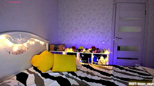 LillyMoure  online show from 07-20-26, 11:07