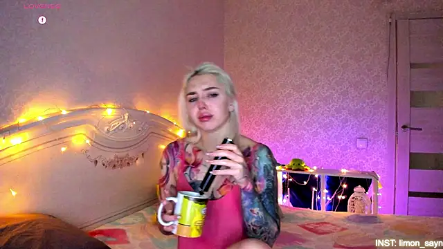 LillyMoure  online show from 02-26-26, 11:05