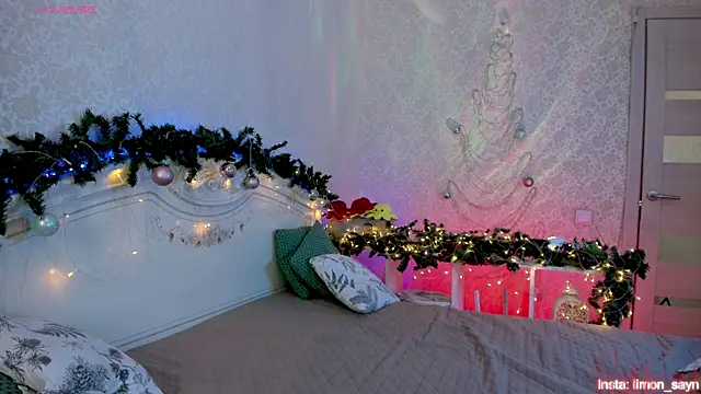 LillyMoure  online show from 12-21-25, 11:27