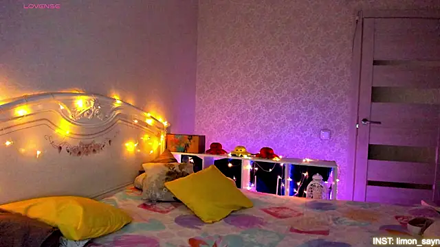 LillyMoure  online show from 03-27-26, 11:38