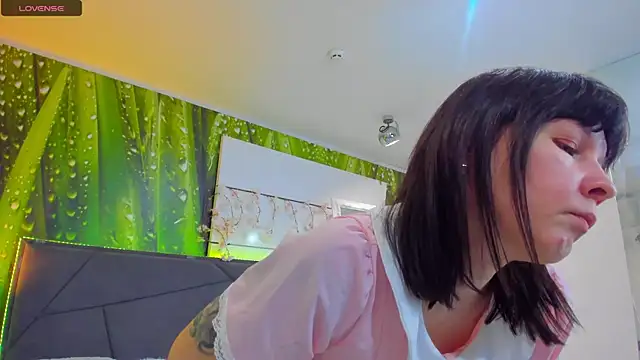 VeraWatts online show from 03-11-26, 02:05