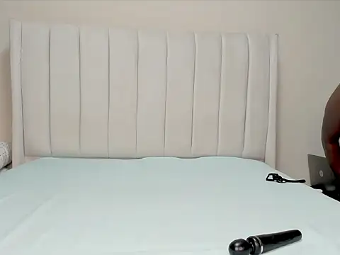  heavenlysent online show from 10-25-25, 04:33