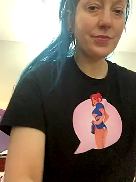 MissCumberdale online show from 11-16-25, 07:51