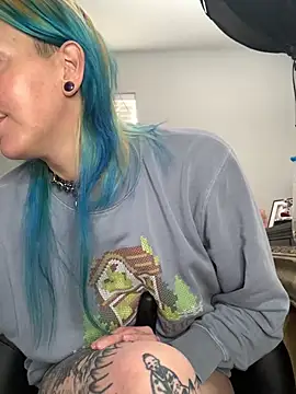 MissCumberdale online show from 01-17-26, 07:50