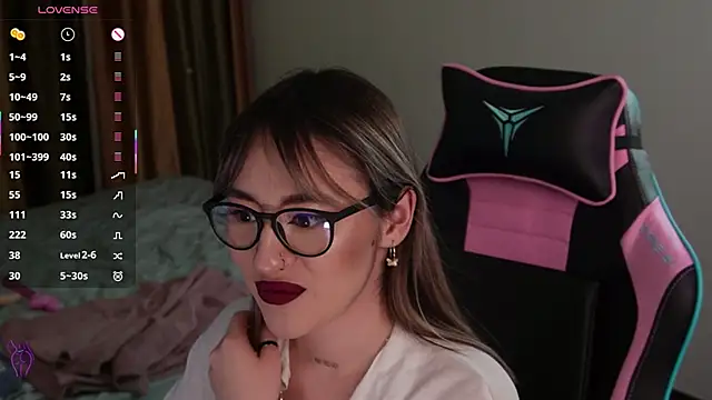 Fiona-Love online show from 10-28-25, 03:33