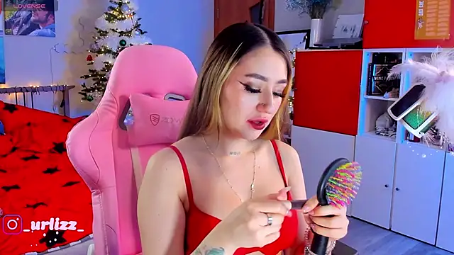 Snapshot of Fiona-Love chatting on 01-15-25, 07:34 Fiona-Love online show from 01-15-25, 07:34