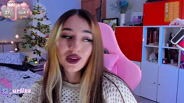 Snapshot of Fiona-Love chatting on 12-24-24, 11:22 Fiona-Love online show from 12-24-24, 11:22