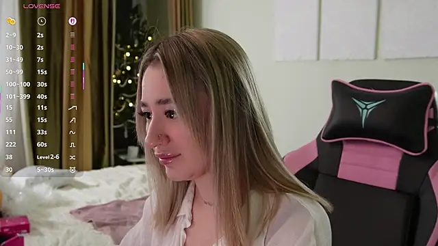 Fiona-Love online show from 12-20-25, 05:27