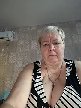 EffectFiona online show from 12-23-25, 04:34