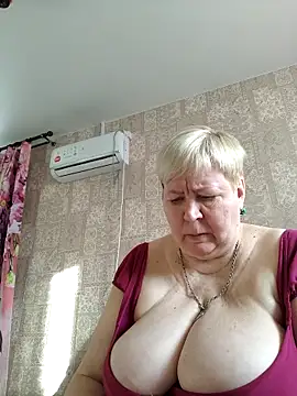 Snapshot of EffectFiona chatting on 02-25-26, 04:56 EffectFiona online show from 02-25-26, 04:56