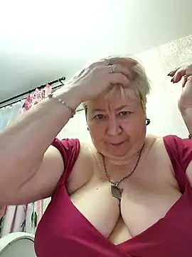 Snapshot of EffectFiona chatting on 01-18-26, 03:43 EffectFiona online show from 01-18-26, 03:43