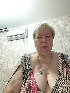 Snapshot of EffectFiona chatting on 07-11-26, 10:54 EffectFiona online show from 07-11-26, 10:54
