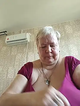 Snapshot of EffectFiona chatting on 05-26-26, 12:53 EffectFiona online show from 05-26-26, 12:53