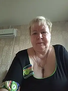 Snapshot of EffectFiona chatting on 05-24-26, 11:37 EffectFiona online show from 05-24-26, 11:37
