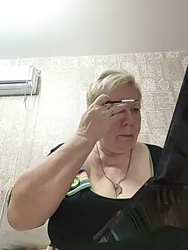 Snapshot of EffectFiona chatting on 05-22-26, 10:41 EffectFiona online show from 05-22-26, 10:41