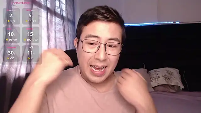 andrewmhilton  online show from 01-12-26, 07:31