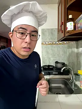 andrewmhilton  online show from 12-05-25, 05:55