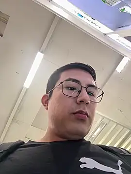 andrewmhilton  online show from 03-05-26, 12:18