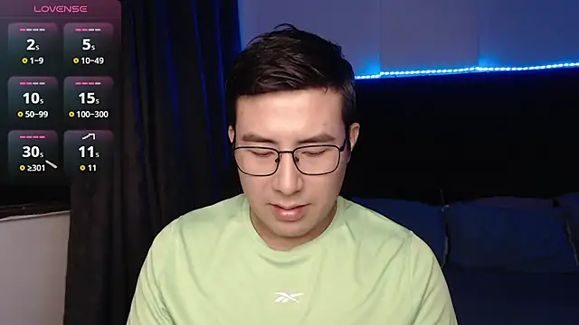 andrewmhilton  online show from 03-10-26, 11:53